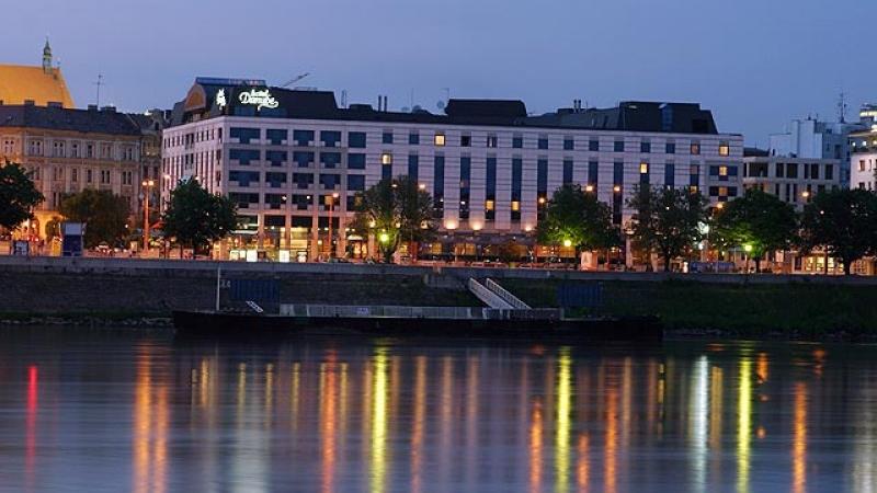 Luxurious hotel situated on the river Danube